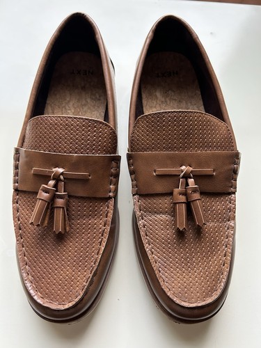 Tan brown embossed tassel - tan,