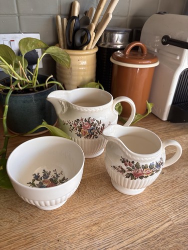 Wedgwood conway jugs and - jugs,