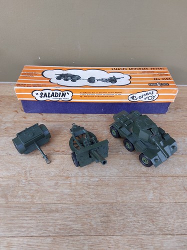 Crescent toys 2154 saladin - no,