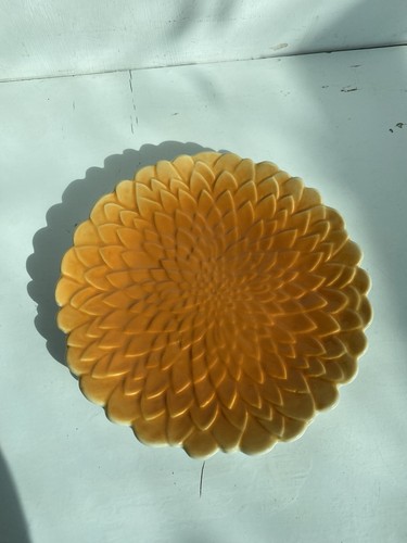 Small yellow orange flower - yellow,