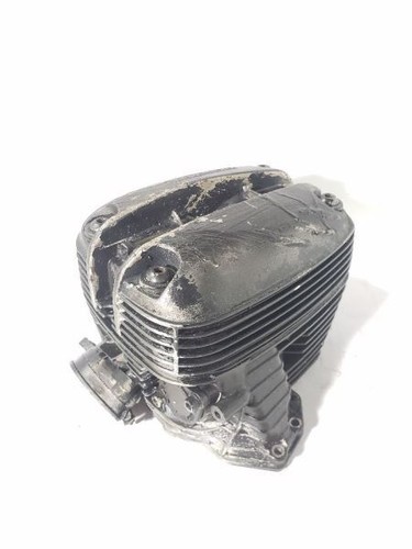 Right cylinder head with - right,