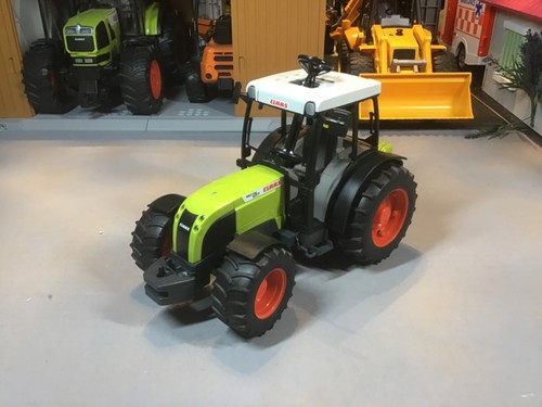 Bruder scale claas nectis - scale,