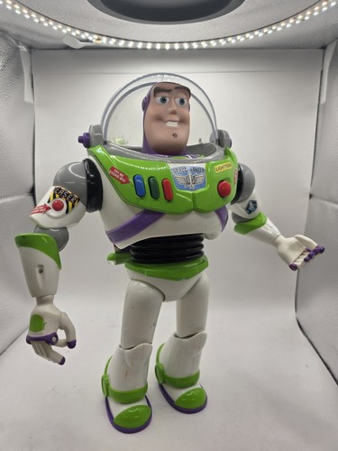 Buzz lightyear action - lightyear,