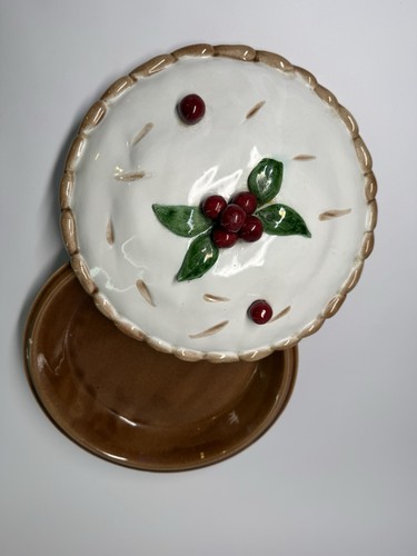 Glazed ceramic round pie - pie, dish