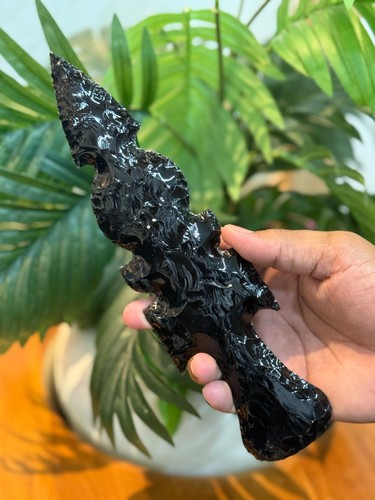 Hand knapped black - knapped,
