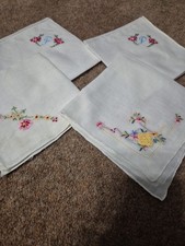 4 Vintage  Embroidered  Ladies Handkerchiefs  Lovely  Condition