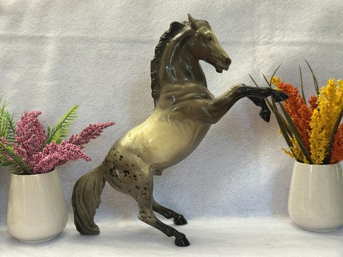 Breyer vintage 1961 - breyer, fighting
