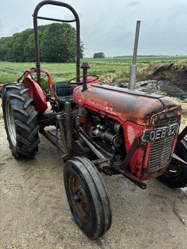 Mf35 tractor with - with, loader