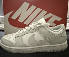 Nike Dunk Lows - White /