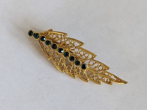 Vintage gold tone leaf - tone,