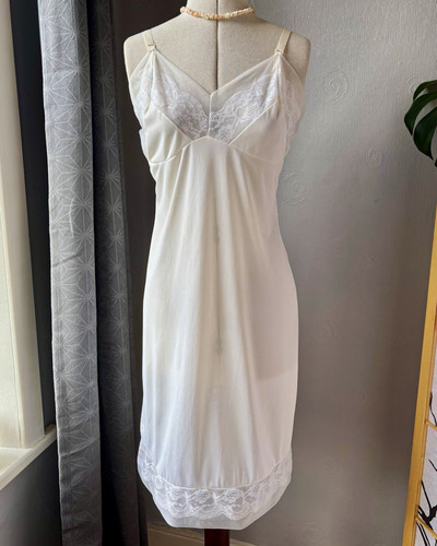 1970s vintage white nylon full - white,