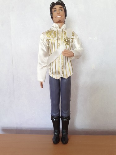 Disney store tangled flynn - disney,
