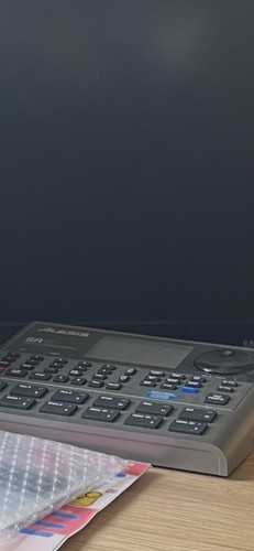 Alesis sr18 drum machine - alesis,