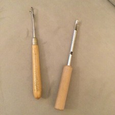 OLD RUG MAKING PUNCH NEEDLE AND WOOLEN RUG LATCH ~ VINTAGE