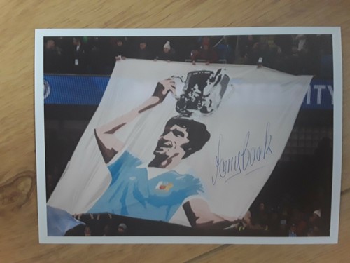Tony book manchester city - book,