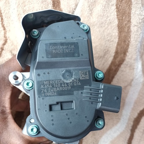 Genuine mercedes egr valve - mercedes,
