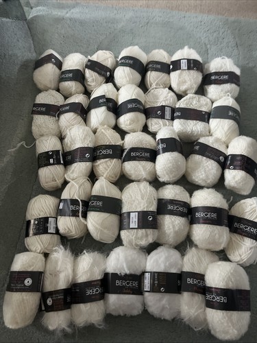 Cream wool small balls - -,