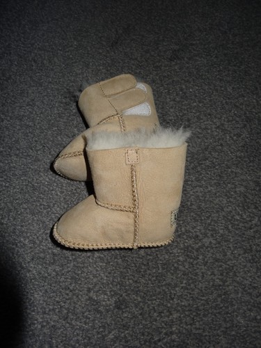 Ugg babies beige suede fur - ugg,