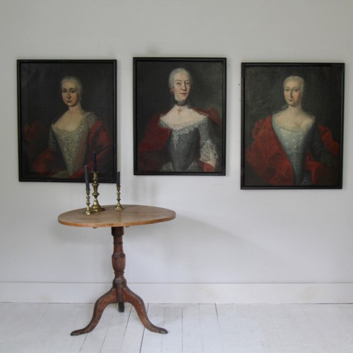 Rare circa 1750 - , group