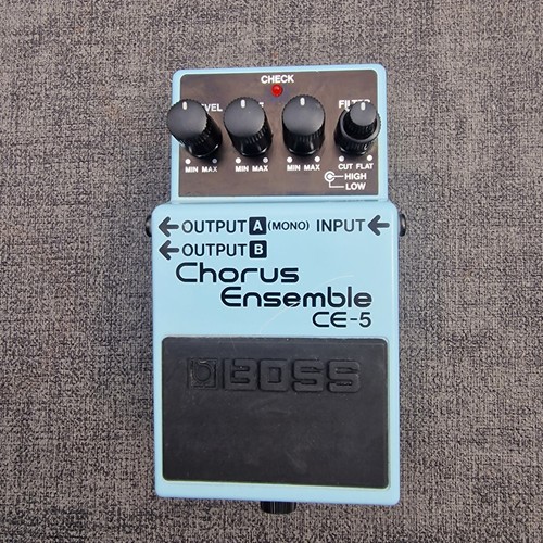 Boss chorus ensemble - ce-5,