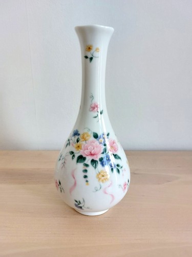 Vintage bud vase - vintage, st