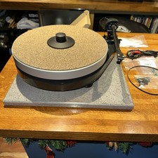 Project RPM 5 Turntable Carbon