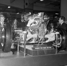 Triumph 1300 engine suspension