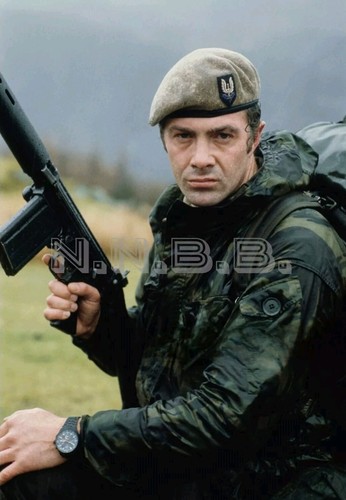 Lewis collins peter - collins,