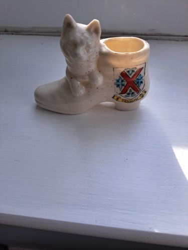 Willow art crested - china, vase