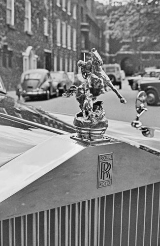 The queen rolls - queen's, parked