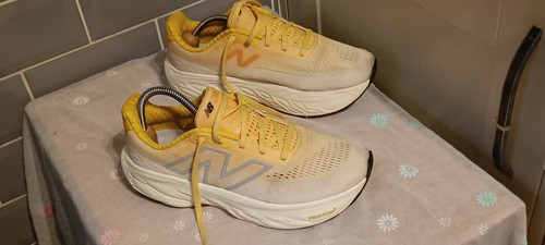 New balance ladies size 7 - size,