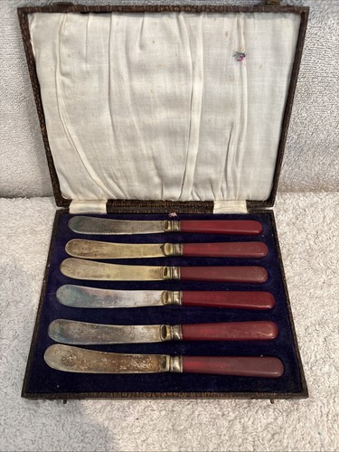 Vintage red handled butter - red,