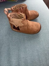 Clark's girls nubuck boots