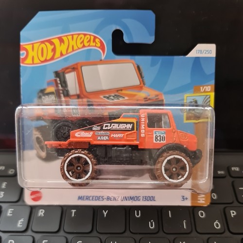 Hotwheels mercedes benz unimog - mercedes-benz,