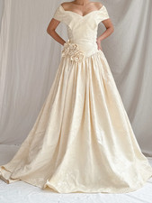 Vintage Ivory Wedding Dress