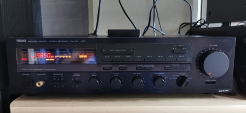 Yamaha rx730 2x80w amplituner - 2x80w,