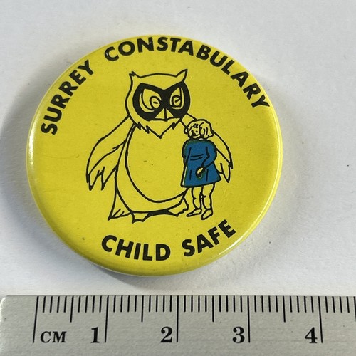 Vintage collectible pin - collectible,