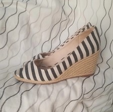 Kelly &Katie Kaydena wedge