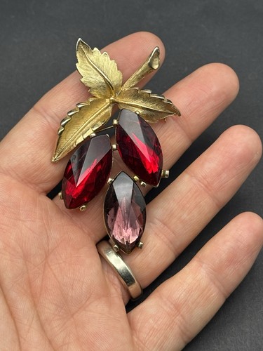 Vintage signed sphinx - vintage, gold