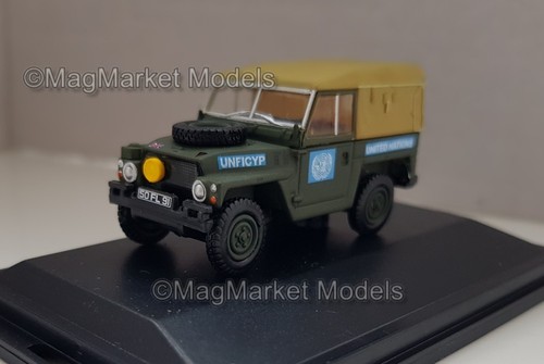 Oxford diecast land rover - ·,