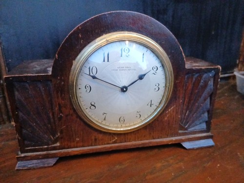 Small wooden cased - wooden, mantle