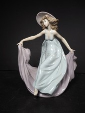 Lladro Porcelain Figurine "May