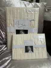 Kylie Minogue MELINA Oyster