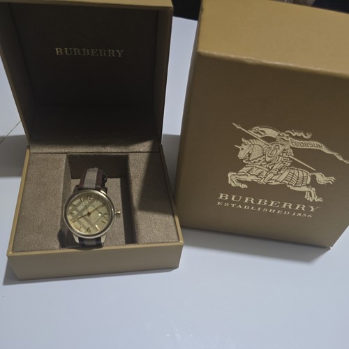 Burberry classic round watch - burberry,