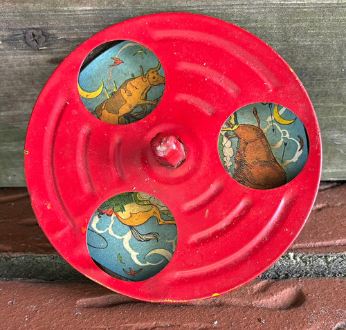 Vintage red metal spinning - , top