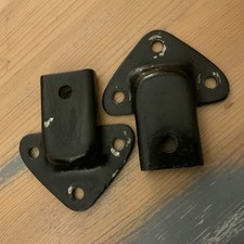 MG BHH 611 MGB TOURER & MGC TOURER HOOD LOCATING SOCKET (PAIR)