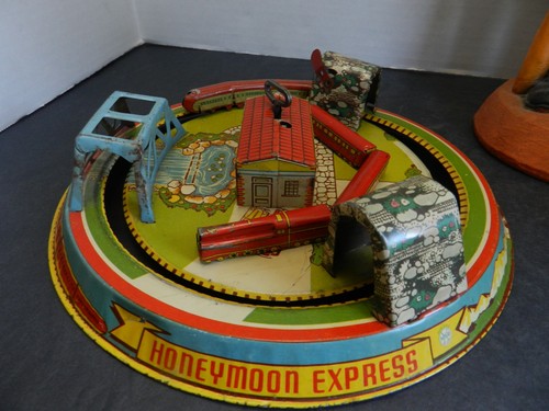 Vtg honeymoon express marx tin - honeymoon,