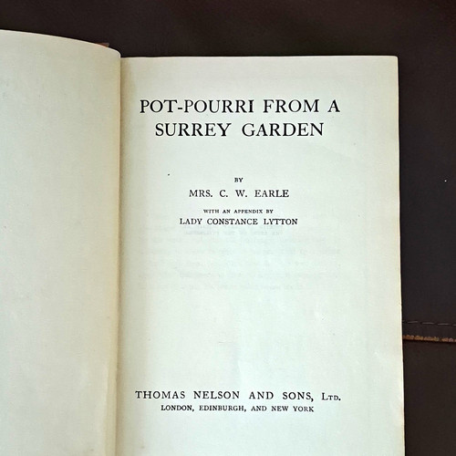 Mrs earle pot - w.,