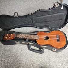 Mahalo U320 Ukuele With Cnb Hardcase