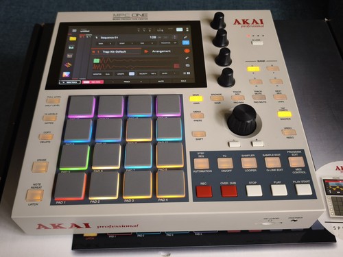 Akai mpc one standalone music - mpc,